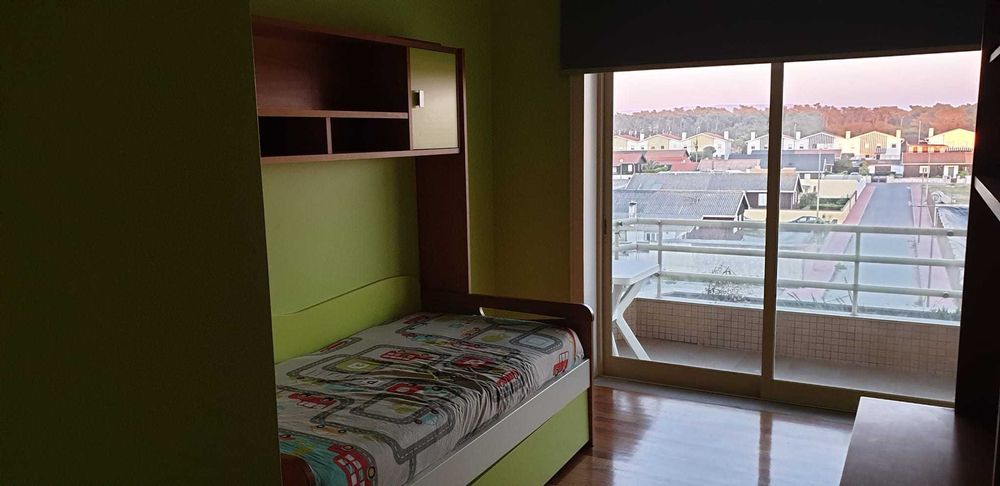 mobília de quarto - Camas Duplas com 2 colchões, Armário prateleira e mesa PC com estante