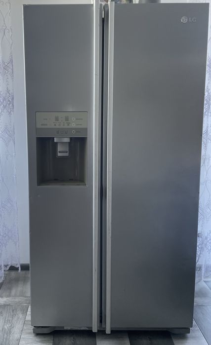 Холодильник LG Side-by-Side No Frost з диспенсером води