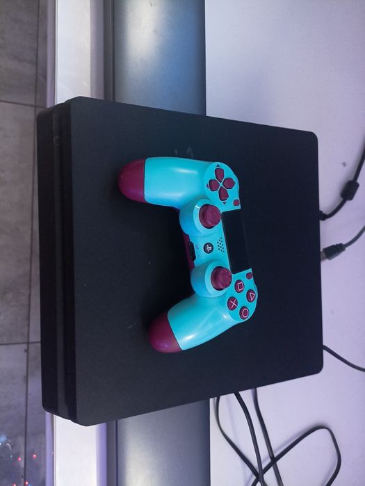 Konsola PlayStation 4