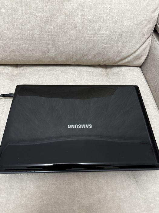 Ноутбук Samsung NP-R522