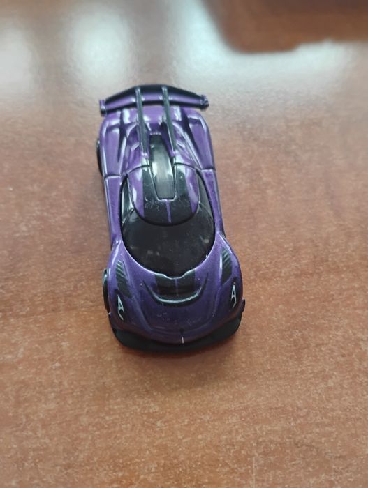 Samochody marki hot wheels