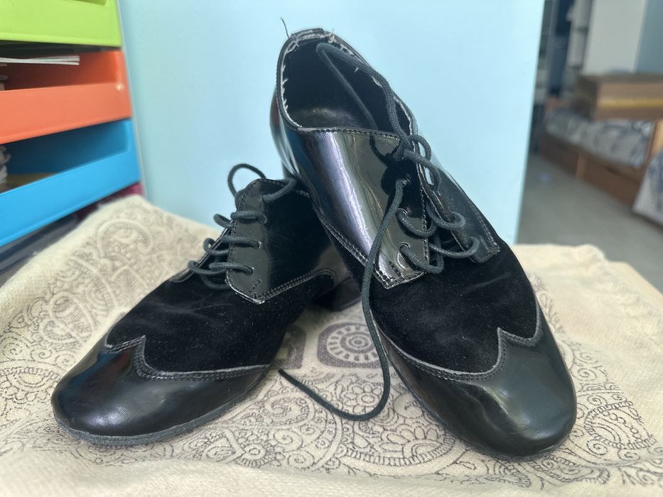 Туфлі для бальних танців