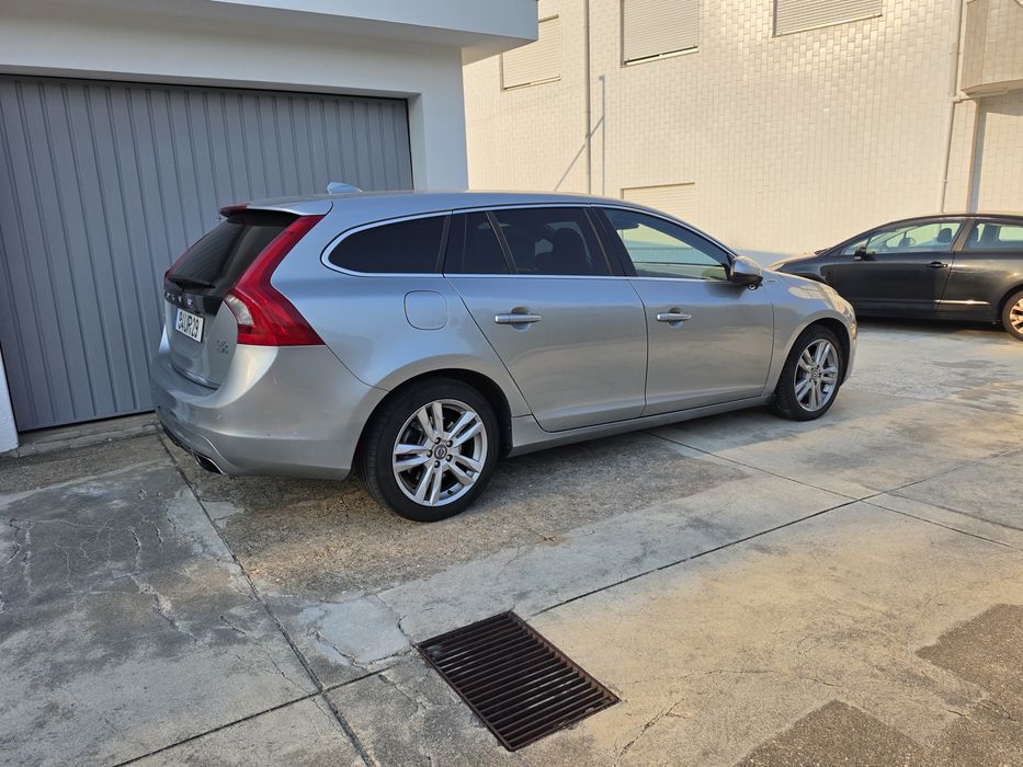 Volvo V60 Hibrida Plug-in D6 AWD