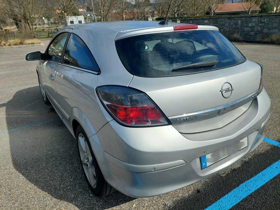 Opel Astra H GTC 1.9 CDTI
