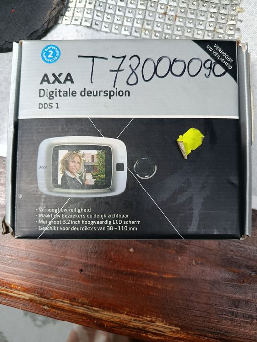 Cyfrowy wizjer drzwiowy AXA