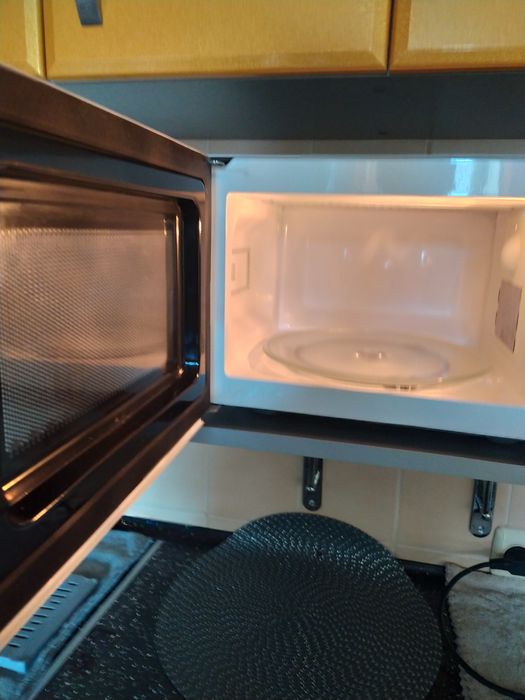 Мікрохвильова піч Zelmer повністю робочя гриль 700 ват