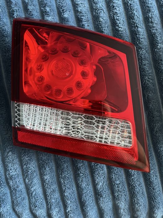 Фонарь,кришки багажнику,dodge journey