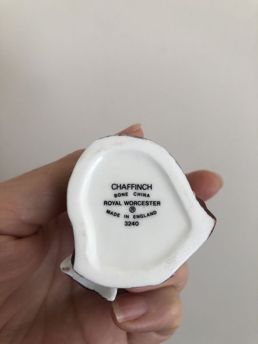 Статуетка пташка , Англія