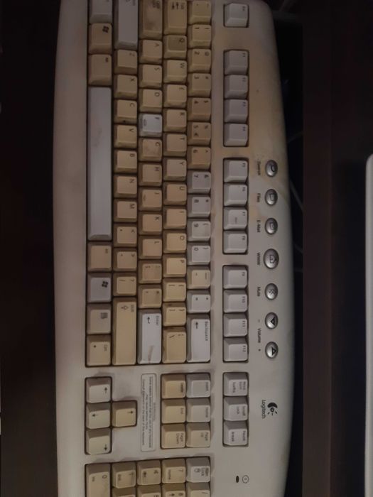 komputer Intel pentium 2,80 GHz 2,81 GHz,1gb ram, dysk 250 + dodatki