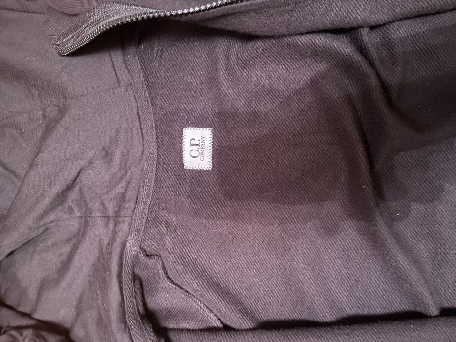 Продам оригинальный зип худи C.P. Company