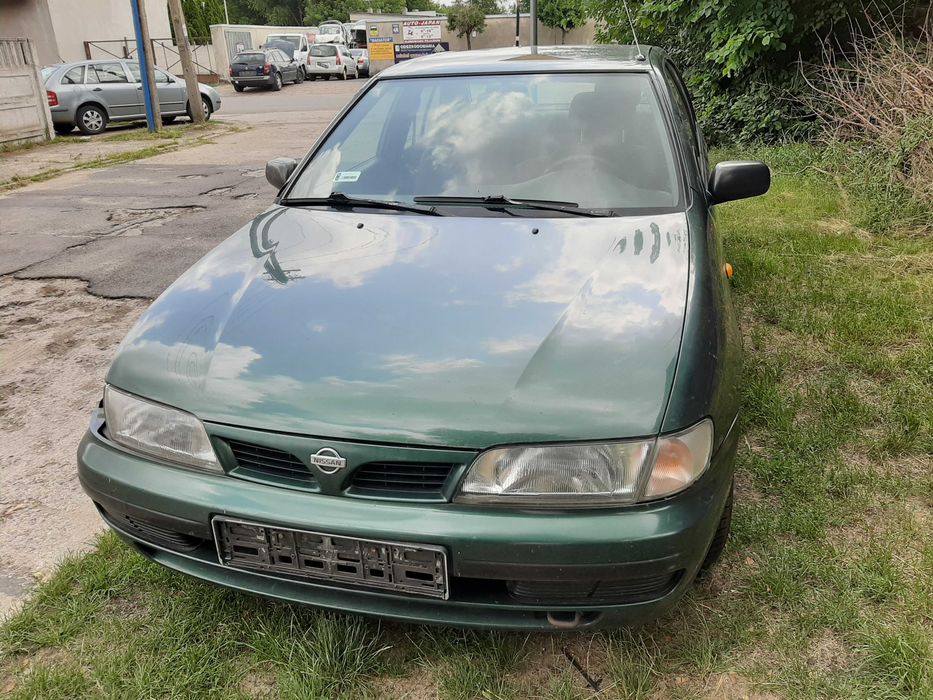 Nissan Almera N15 1.6 1996. Maska przednia