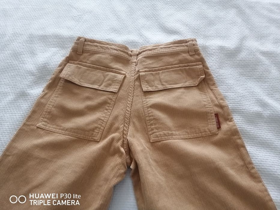 Calças veludo, cor grão, novas