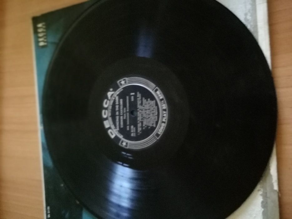 Disco LP Dancing in the Dark de Carmem Cavallaro