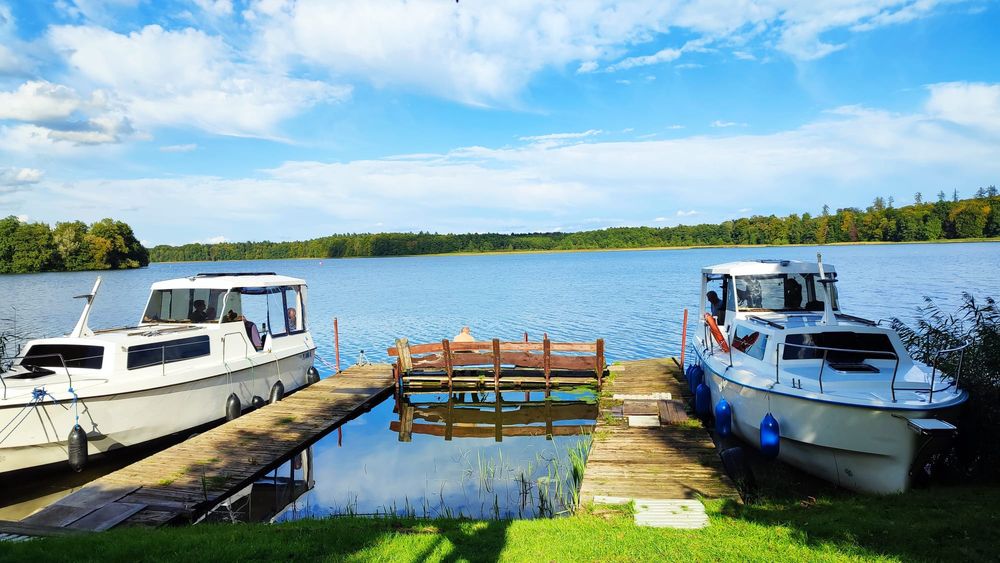 Jacht motorowy Weekend 820 z przyczepką