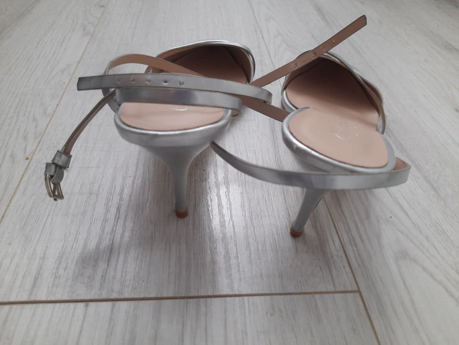 Eleganckie buty na obcasie 38
