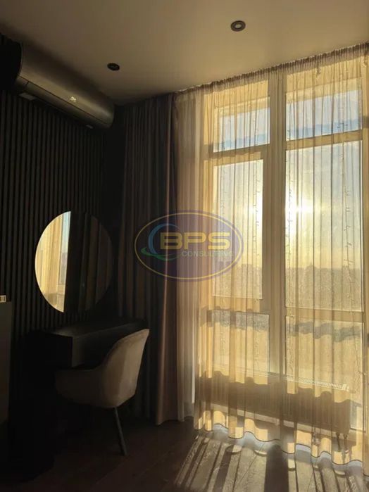 Простора квартира 67 м² у ЖК «Олімпійський» з видом на парк