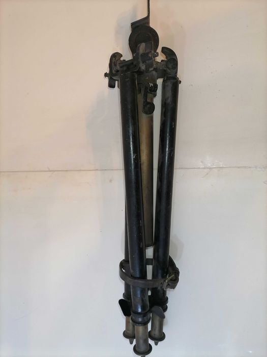 Tripé antigo militar