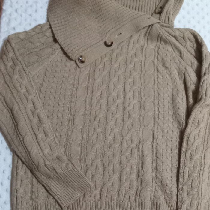 Camisolas de malha novas