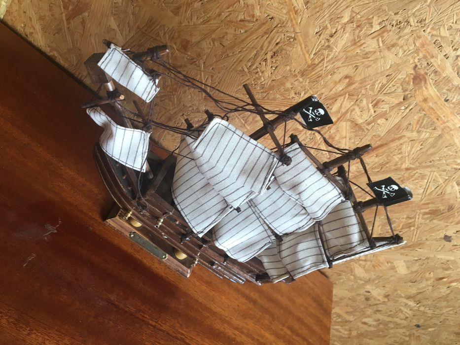 Парусник Корабль пиратский с парусами Klaus Stoertebeker