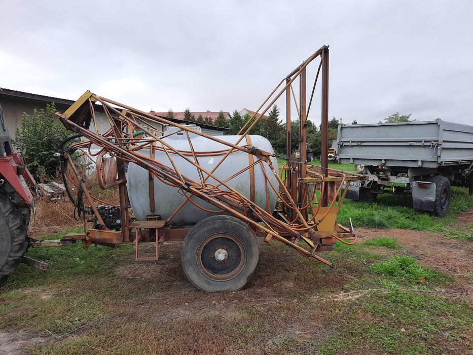 Opryskiwacz 18 metrow