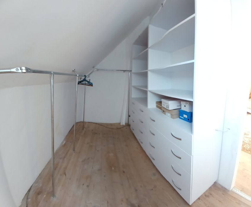 Будинок з незавершеним ремонтом 178м.кв. з гаражем