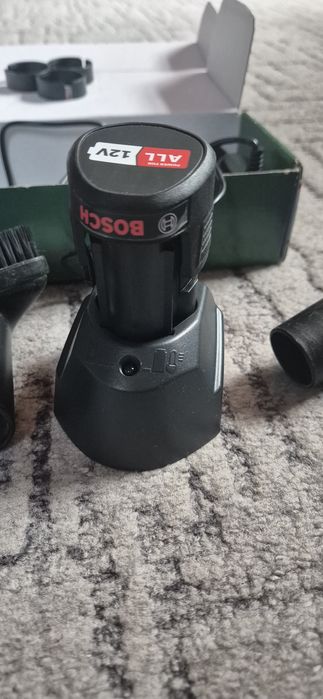 Odkurzacz bezprzewodowy BOSCH i ładowarka BOSCH