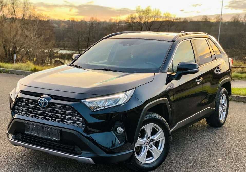 Toyota RAV4 2020 року