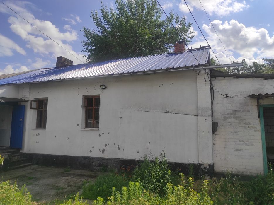 Продам  пол дома на Лев2