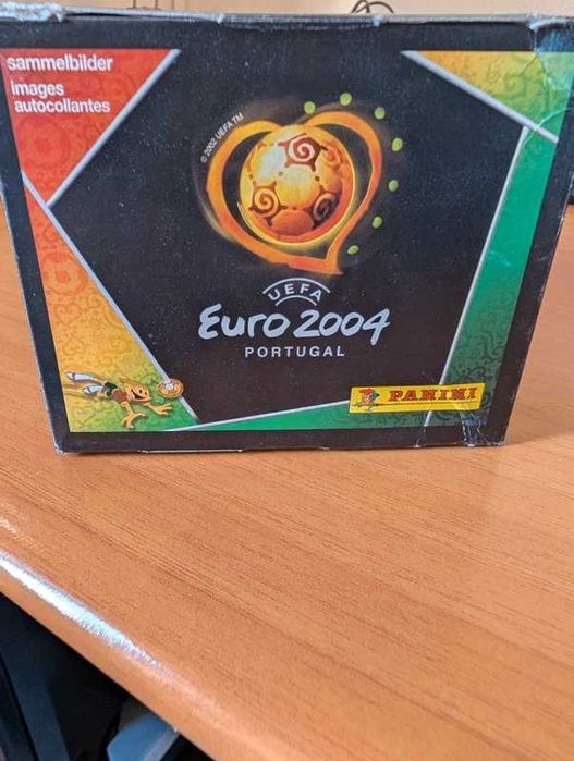 250 cromos Panini euro 2004 + caixa vazia