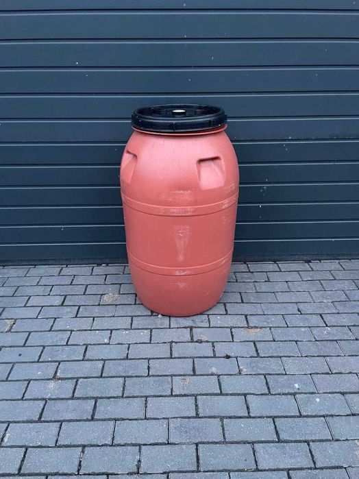 beczka-220l-plastikowa-beczki-200-l-wode-podlewanie-deszczowka-200l