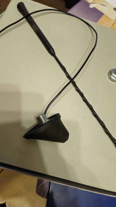 Antena dachowa do samochodu