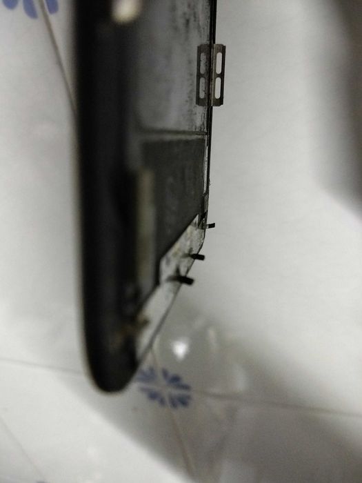 2 ou 5 telemóveis para peças ou reparação e um vidro