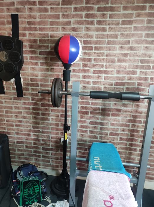 Máquina de musculação Adidas