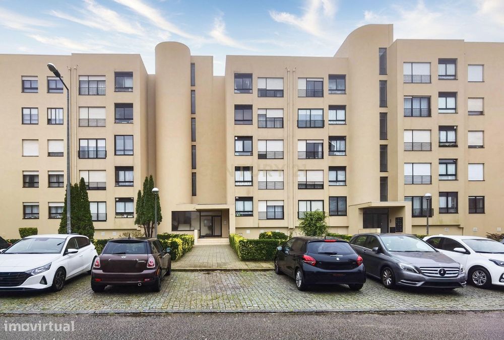 T1+1 Senhora da Hora, junto ao Metro, Matosinhos