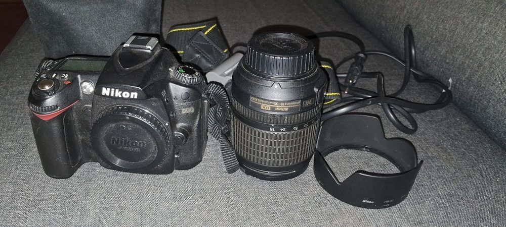 Nikon D90 18-105mm
