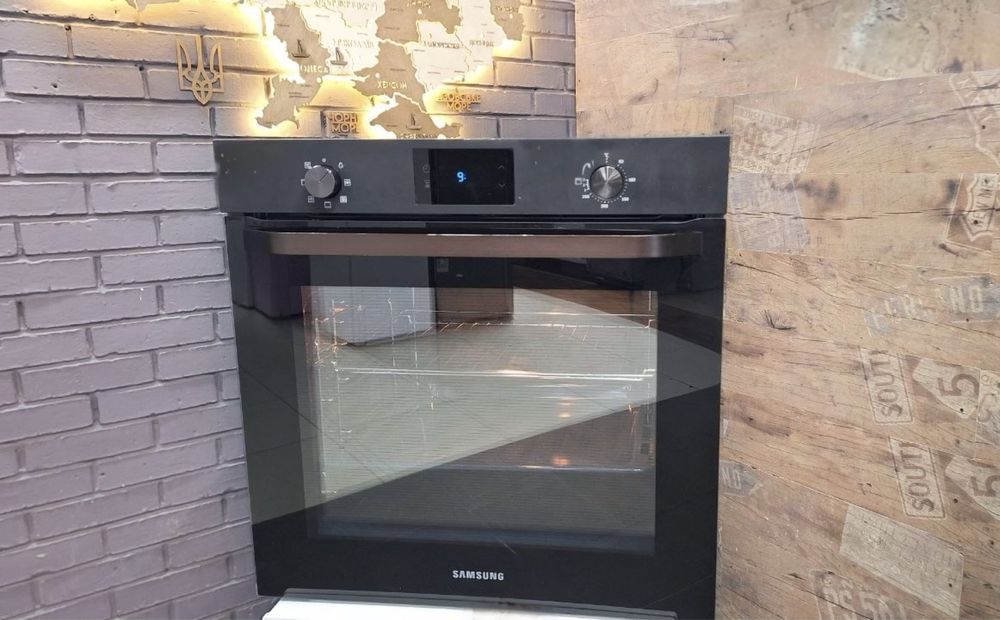Вбудовна духова шафа Samsung NV75J3140BB