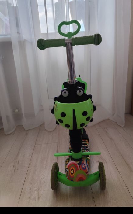 Самокат з сидінням в гарному стані