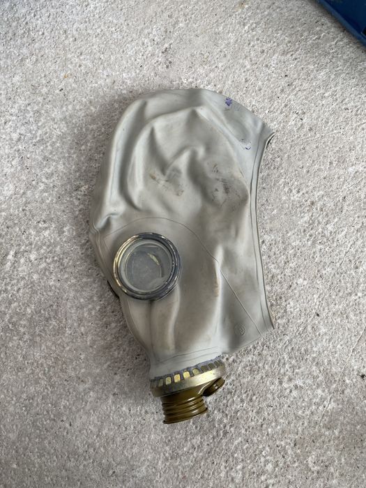 противогаз новий