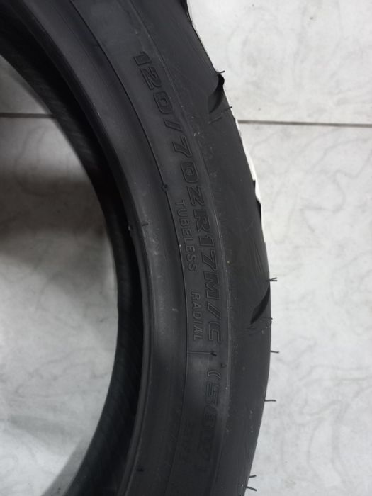 pneu novo  mota 120/70/17  brisdgestone battlax s, 21