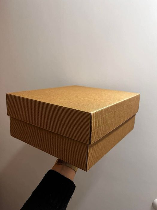 Pudełko kartonowe - prezentowe / ozdobne 300x250x120 mm fala EF