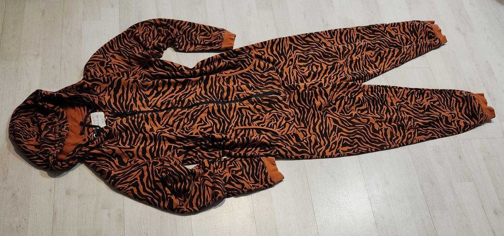 strój tygrysek tygryska tygrys zoo kombinezon M NR 133