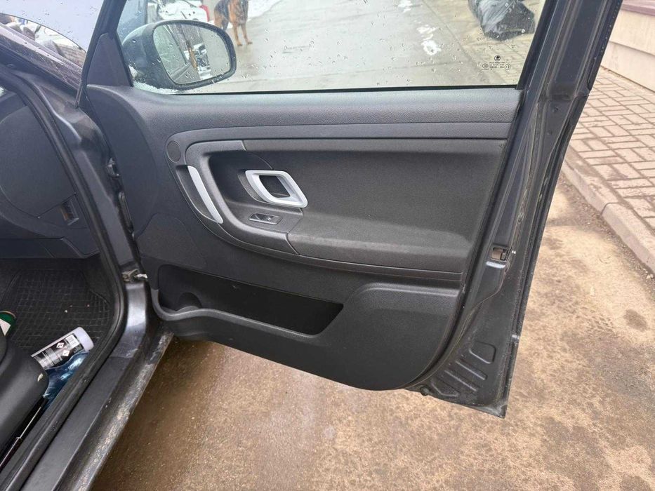 drzwi prawy przód skoda Fabia 2 2008r 1.4 Kod lakieru 9153