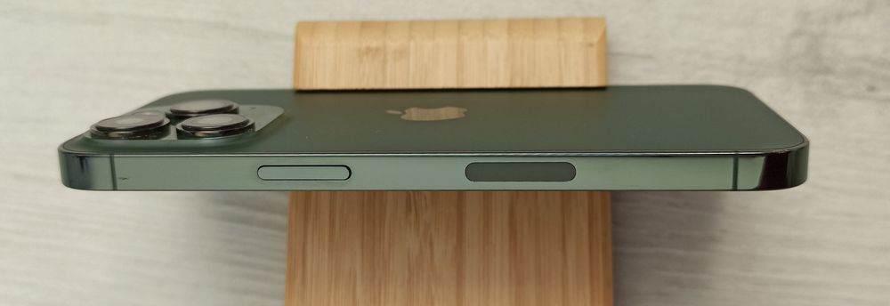 Продам свій iPhone 13 pro 256 gb