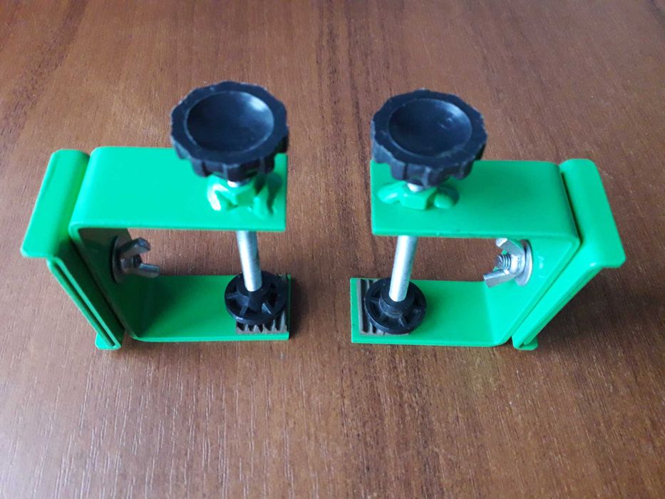 Ручні лещата ювеліра часів СРСР.  Металева струбцина.