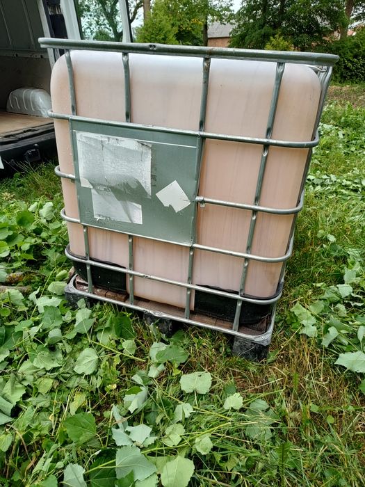 Zbiornik 1000l. Stan bardzo dobry