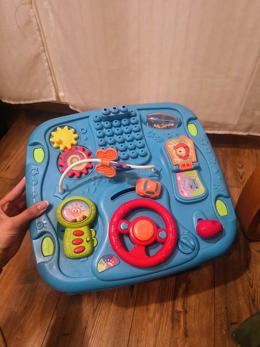 Stoliczek dwustronny edukacyjny stolik dla dzieci z klockami tablicą