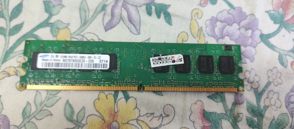 Оперативна пам'ять від   Samsung та Transcend (старі)