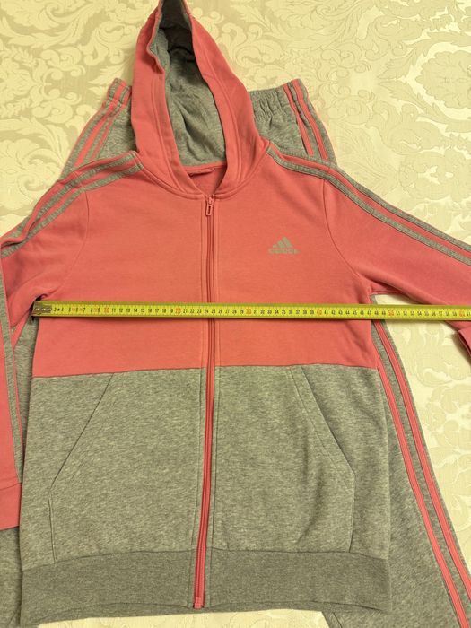 Спортивний костюм Adidas , для дівчинки 146 см