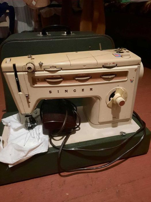 Швейна машинка електрична Singer (вживана)