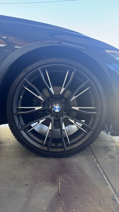 Jantes 20 BMW com pneus Pirelli Atras 255/30ZR 20 Frente 225/35ZR 20 Furaçao 5/120 Negociavel